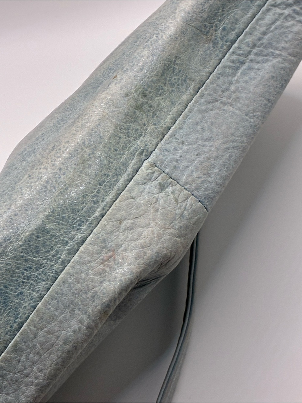 HOBO Darcy Clutch Wristlet - Picture 7 of 8